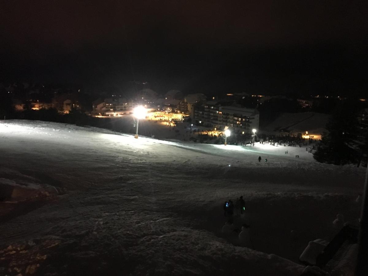 Eden sur les pistes avec vue panoramique sur la vallée La Joue du Loup Esterno foto